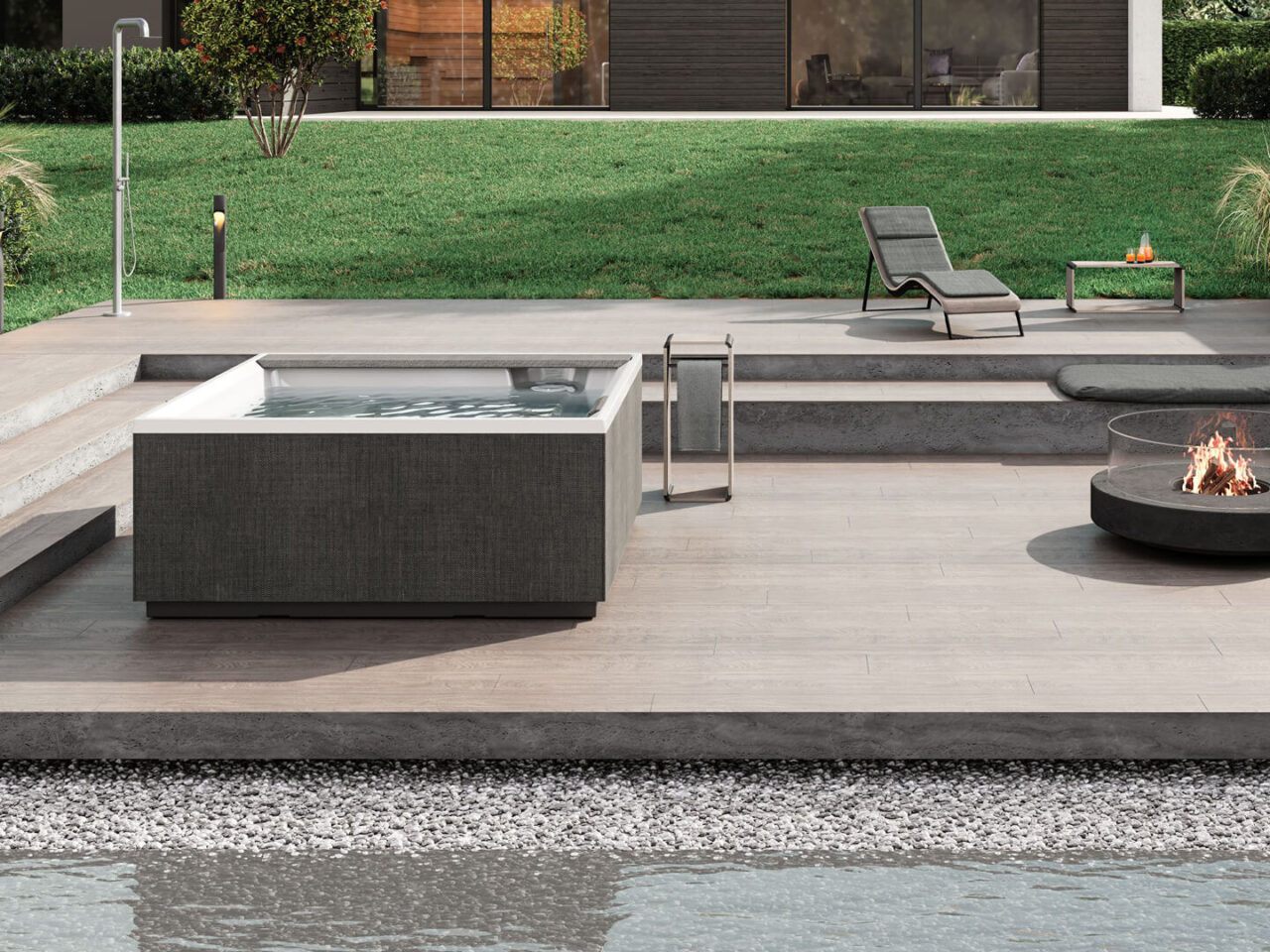 Novellini Divina XL auf Terrasse als Beispiel